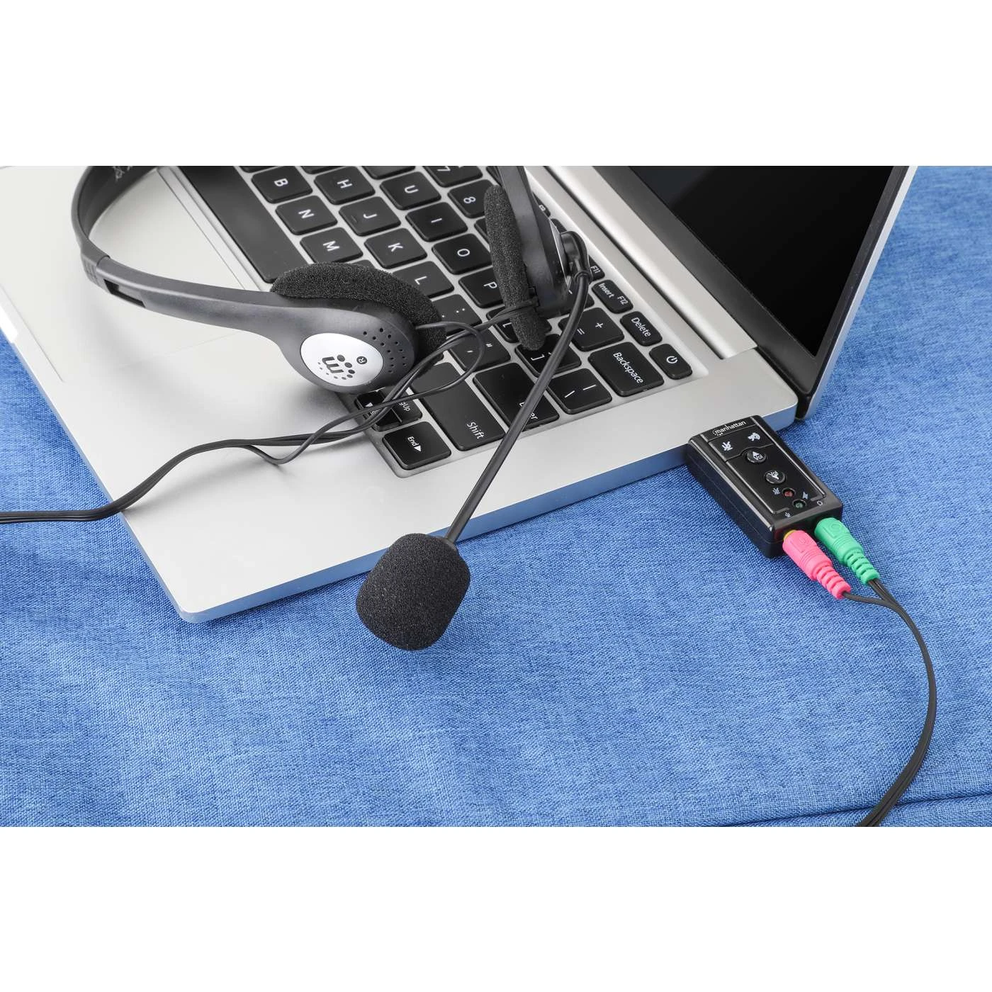 Manhattan USB-A To 3.5 Mm Audio Adapter With Volume Controls 9 Manhattan USB-A To 3.5 Mm Audio Adapter With Volume Controls - Image 9
